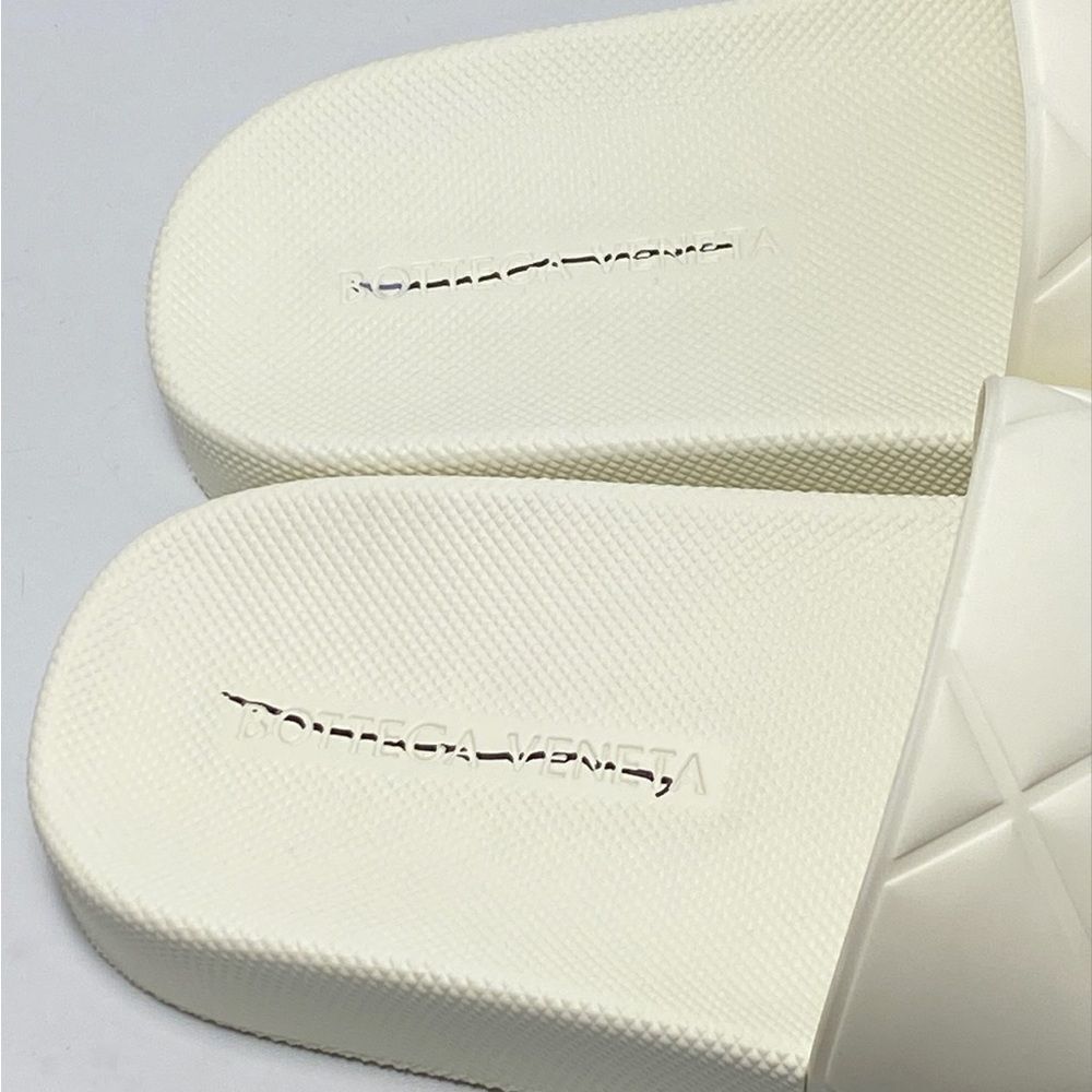 Bottega Veneta Quilted Rubber Pool Slides size 41 - Picture 8 of 11